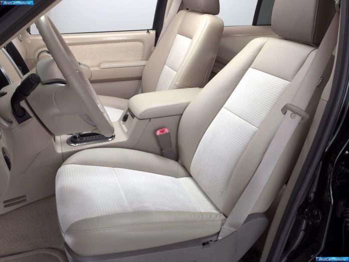 2006 Mercury Mountaineer - фотография 19 из 46