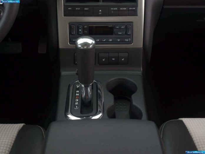 2006 Mercury Mountaineer - фотография 29 из 46