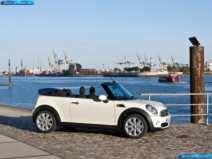 2009 Mini Cooper Convertible - фотография 2 из 21