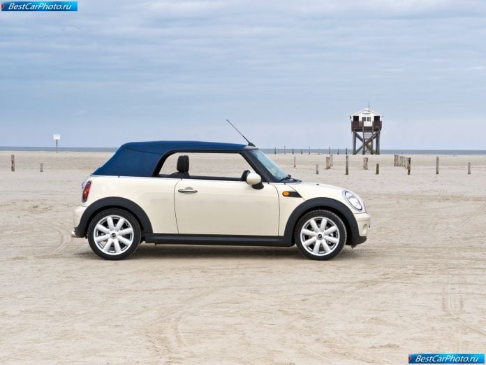 2009 Mini Cooper Convertible - фотография 11 из 21