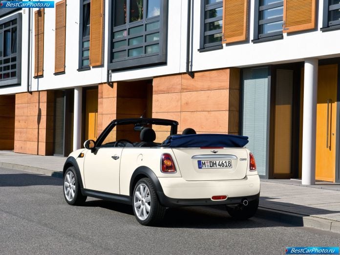 2009 Mini Cooper Convertible - фотография 13 из 21