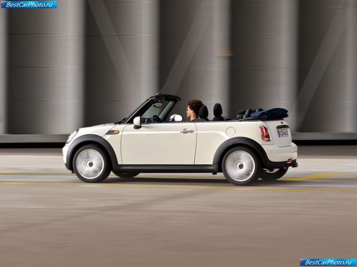 2009 Mini Cooper Convertible - фотография 14 из 21