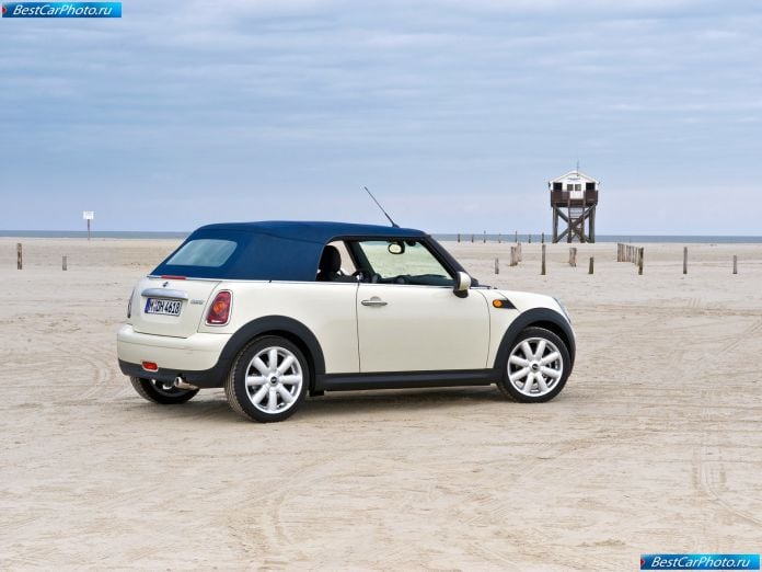 2009 Mini Cooper Convertible - фотография 18 из 21