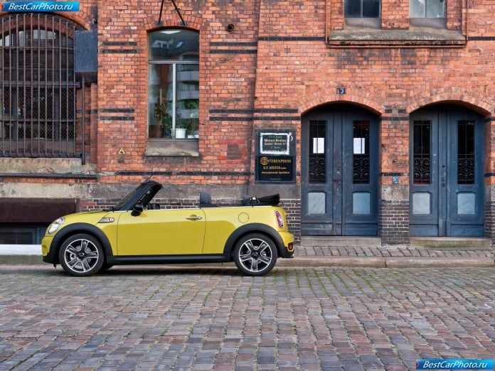 2009 Mini Cooper S Cabrio - фотография 19 из 46