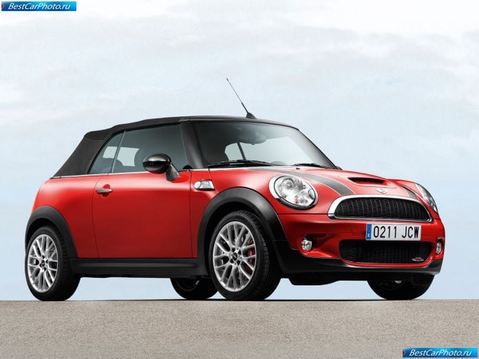 2010 Mini John Cooper Works Convertible - фотография 9 из 31