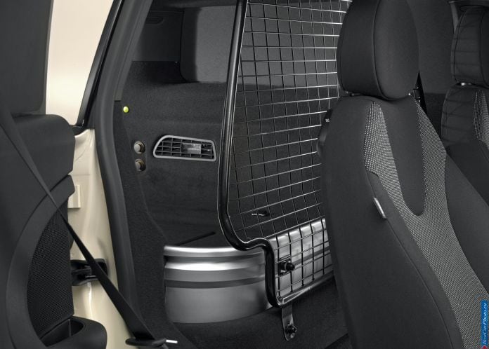 2012 Mini Clubvan - фотография 20 из 20