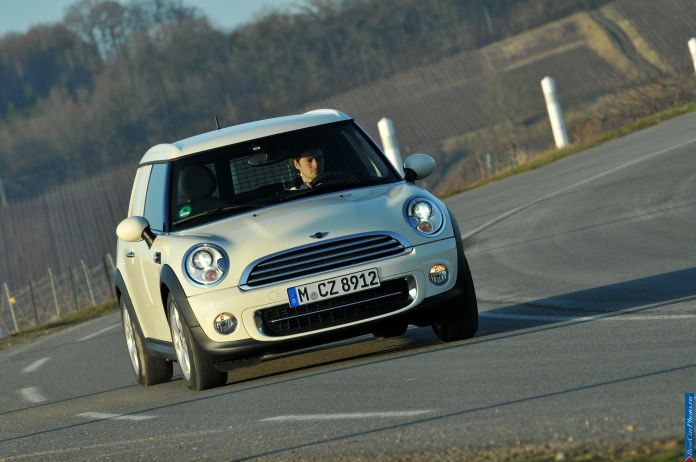 2013 Mini Clubvan - фотография 4 из 218
