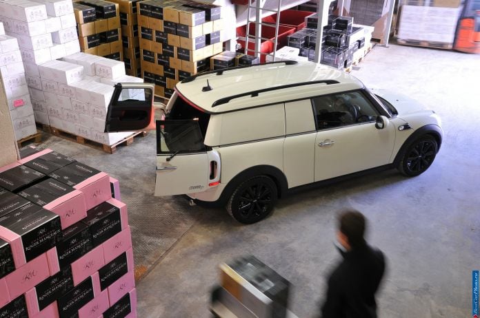 2013 Mini Clubvan - фотография 38 из 218