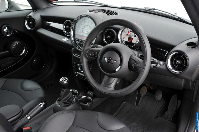 2013 Mini Clubvan - фотография 51 из 218