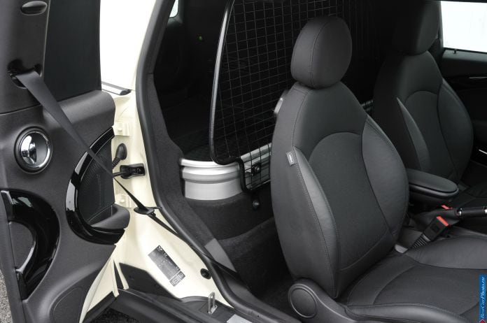 2013 Mini Clubvan - фотография 90 из 218