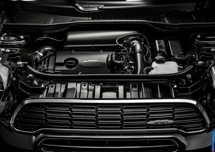 2013 Mini Paceman John Cooper Works - фотография 14 из 23