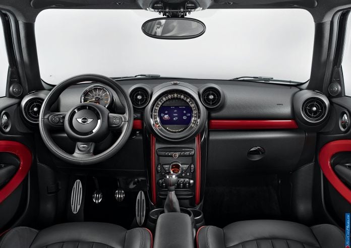 2013 Mini Paceman John Cooper Works - фотография 15 из 23