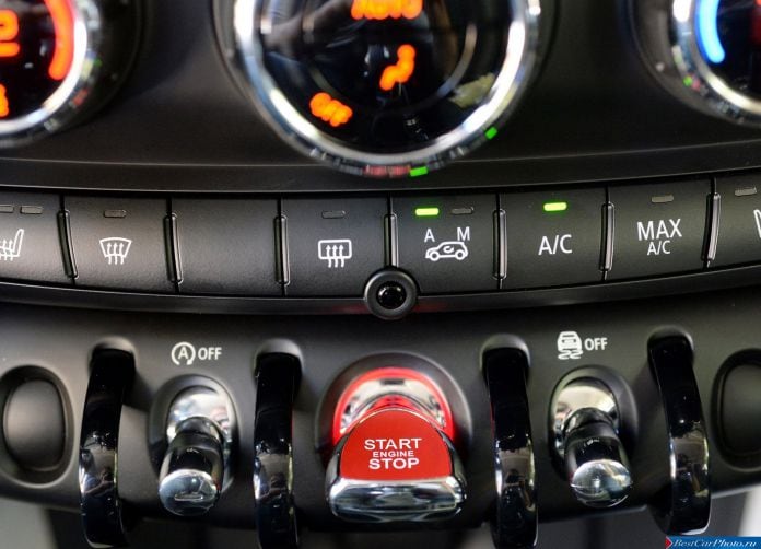 2015 MINI Cooper - фотография 147 из 160