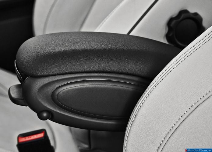 2015 MINI Cooper - фотография 157 из 160