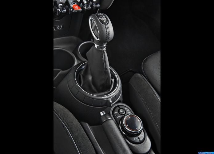 2015 MINI Cooper S - фотография 132 из 138