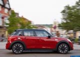 mini_2015_cooper_s_5-door_042.jpg