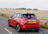 mini_2015_cooper_s_5-door_075.jpg