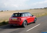 mini_2015_cooper_s_5-door_076.jpg