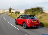 mini_2015_cooper_s_5-door_079.jpg
