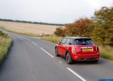 mini_2015_cooper_s_5-door_085.jpg