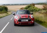 mini_2015_cooper_s_5-door_089.jpg