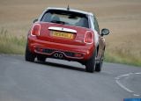 mini_2015_cooper_s_5-door_099.jpg