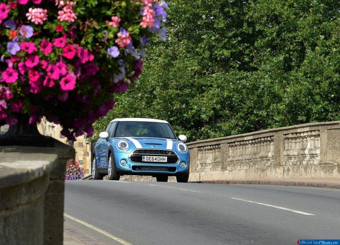 2015 Mini Cooper SD 5-door - фотография 14 из 147