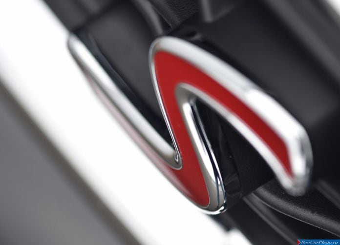 2015 Mini Cooper SD 5-door - фотография 139 из 147