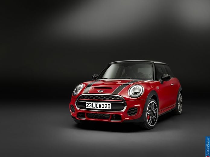2015 Mini John Cooper Works - фотография 1 из 20