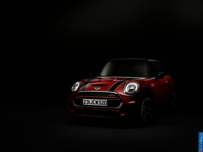 2015 Mini John Cooper Works - фотография 8 из 20