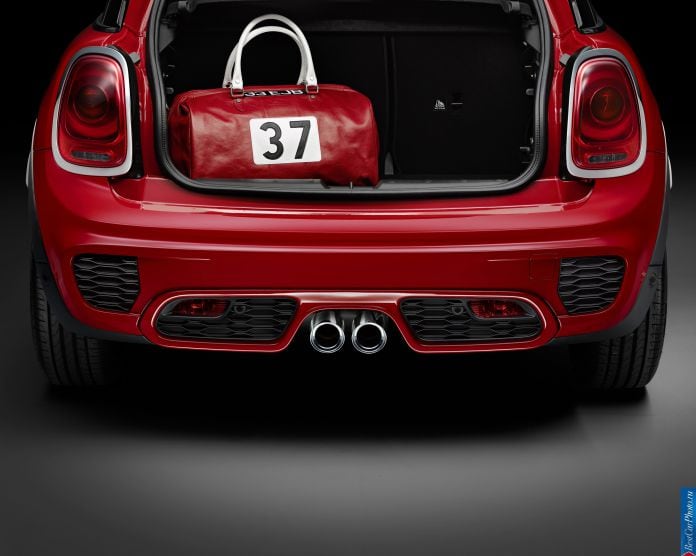 2015 Mini John Cooper Works - фотография 12 из 20