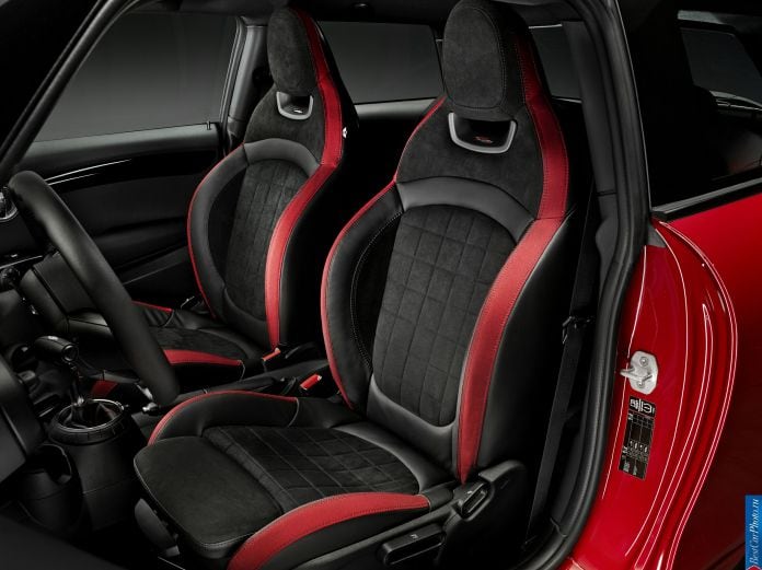 2015 Mini John Cooper Works - фотография 14 из 20