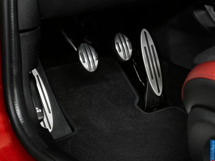 2015 Mini John Cooper Works - фотография 19 из 20