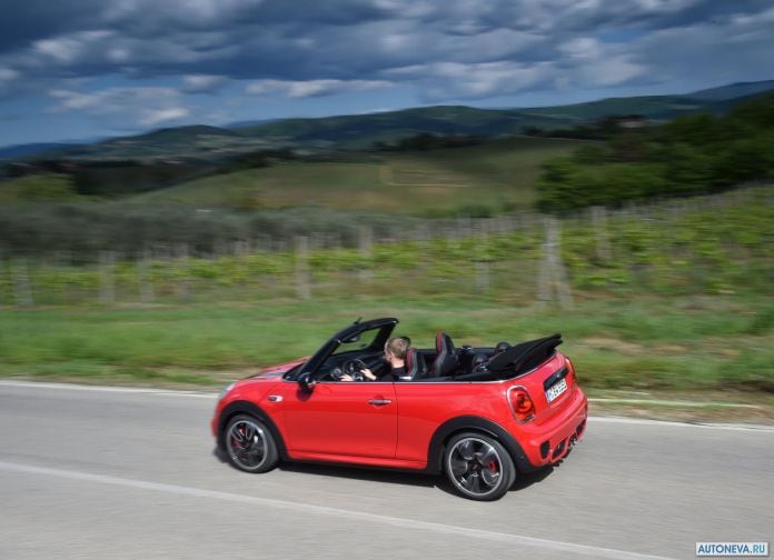 2016 Mini John Cooper Works Convertible - фотография 79 из 106
