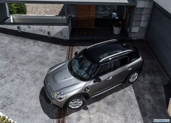 2017 Mini Countryman Plug-in Hybrid - фотография 21 из 167