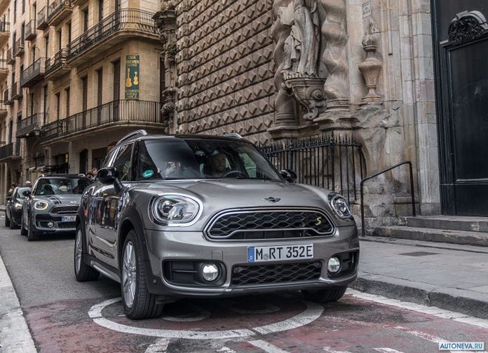 2017 Mini Countryman Plug-in Hybrid - фотография 25 из 167