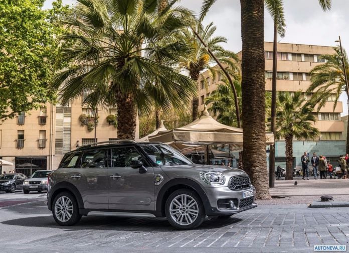 2017 Mini Countryman Plug-in Hybrid - фотография 26 из 167