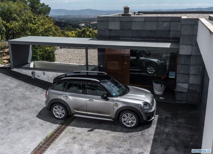 2017 Mini Countryman Plug-in Hybrid - фотография 34 из 167