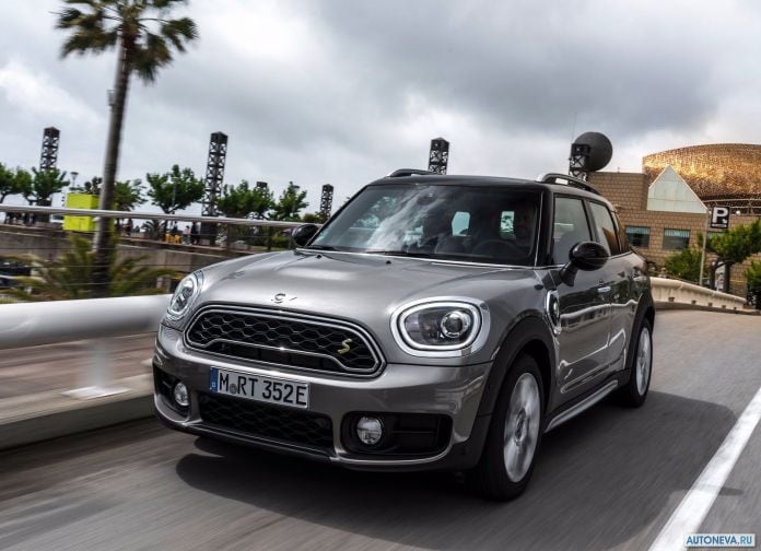 2017 Mini Countryman Plug-in Hybrid - фотография 47 из 167