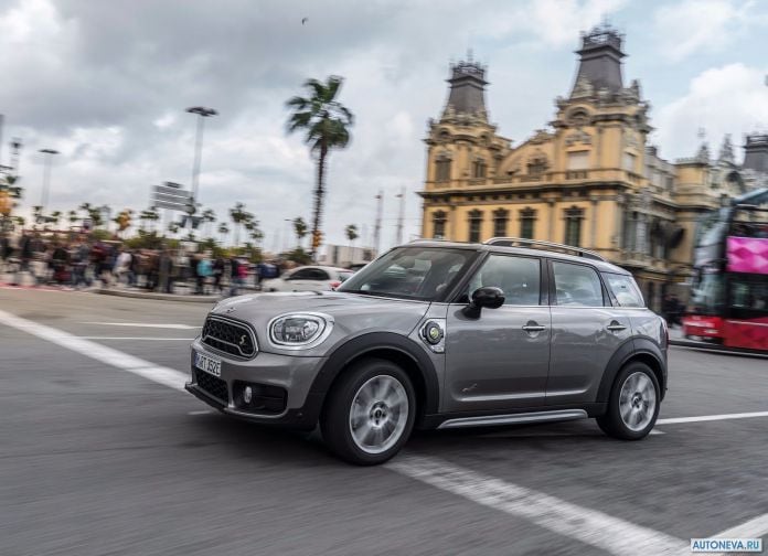 2017 Mini Countryman Plug-in Hybrid - фотография 59 из 167