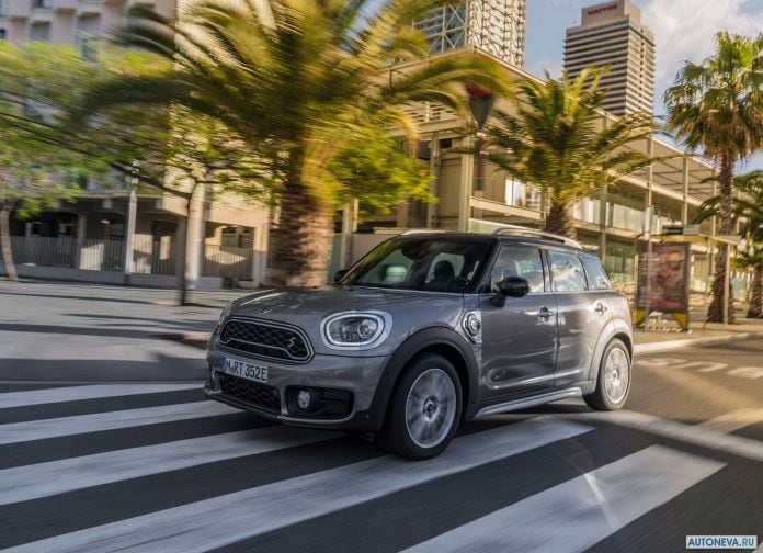 2017 Mini Countryman Plug-in Hybrid - фотография 74 из 167