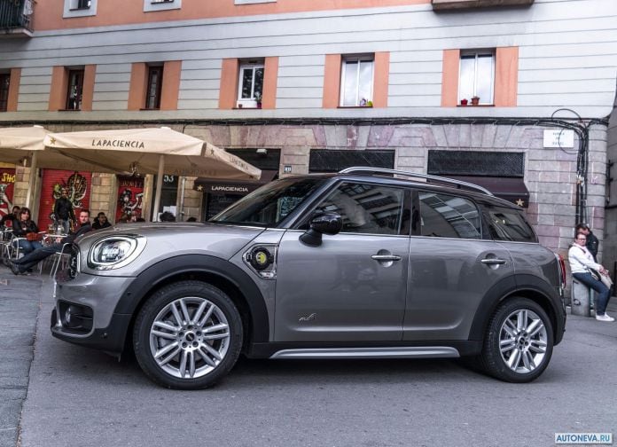 2017 Mini Countryman Plug-in Hybrid - фотография 89 из 167
