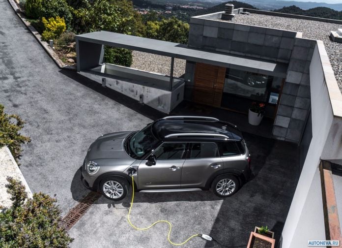 2017 Mini Countryman Plug-in Hybrid - фотография 91 из 167