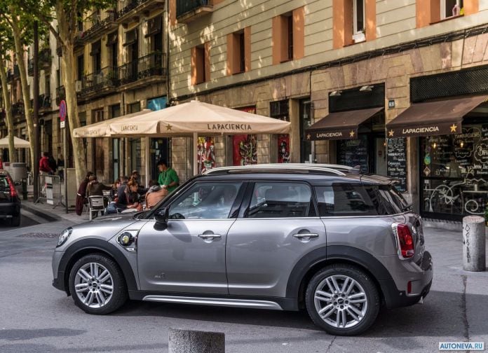 2017 Mini Countryman Plug-in Hybrid - фотография 97 из 167