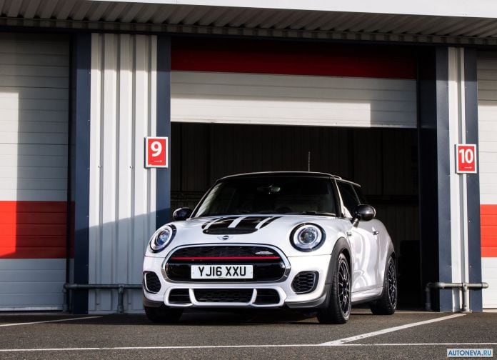 2017 Mini John Cooper Works Challenge - фотография 5 из 29