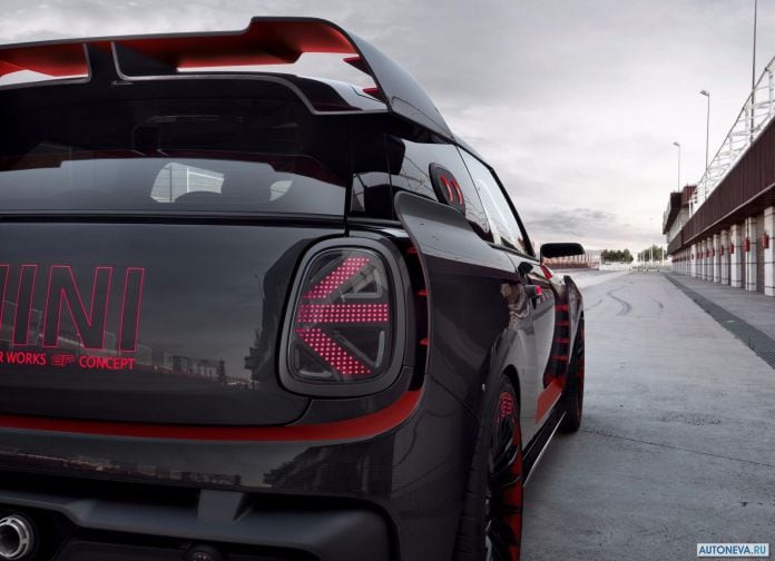 2017 Mini John Cooper Works GP Concept - фотография 17 из 29