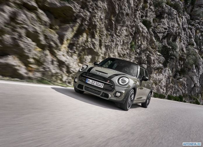2019 Mini Cooper S 5-door - фотография 19 из 57