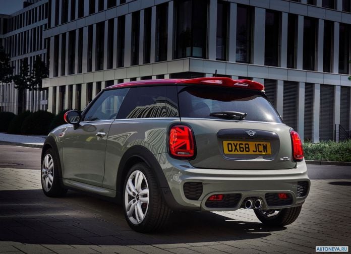 2019 Mini John Cooper Works - фотография 12 из 13