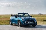 mini_2020_cabrio_mini_cooper_s_cabrio_sidewalk_009.jpg