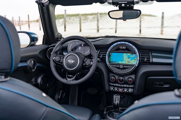2020 Mini Cabrio Cooper S Sidewalk - фотография 20 из 37 2020 Mini Cabrio Cooper S Sidewalk - фотография 20 из 37